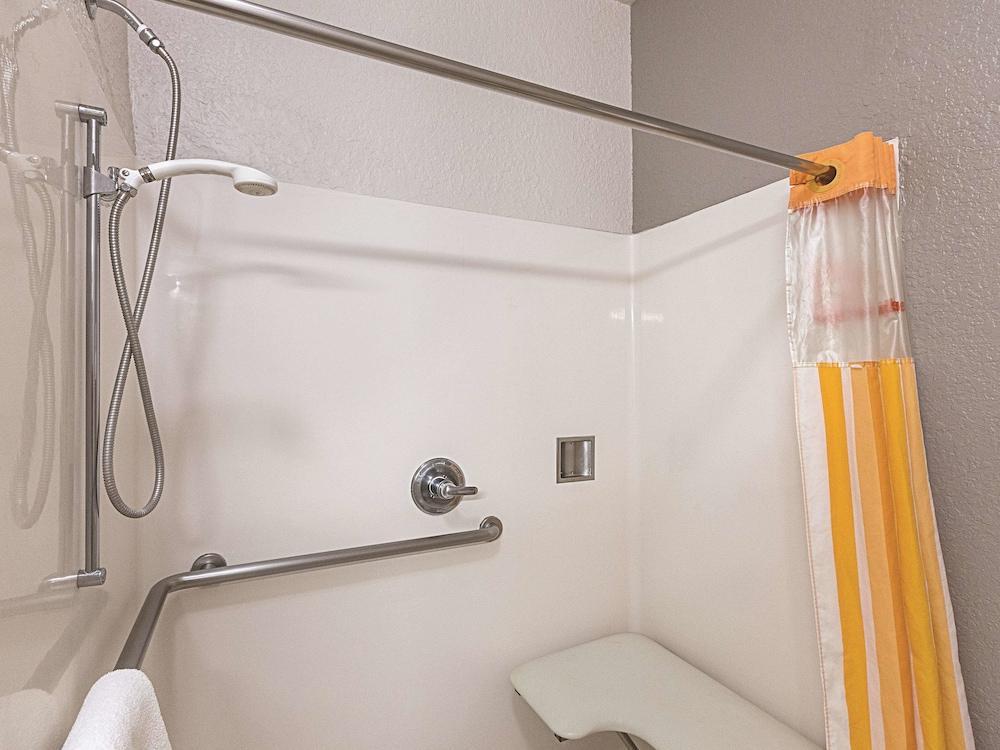 La Quinta By Wyndham Conroe Hotel Екстериор снимка