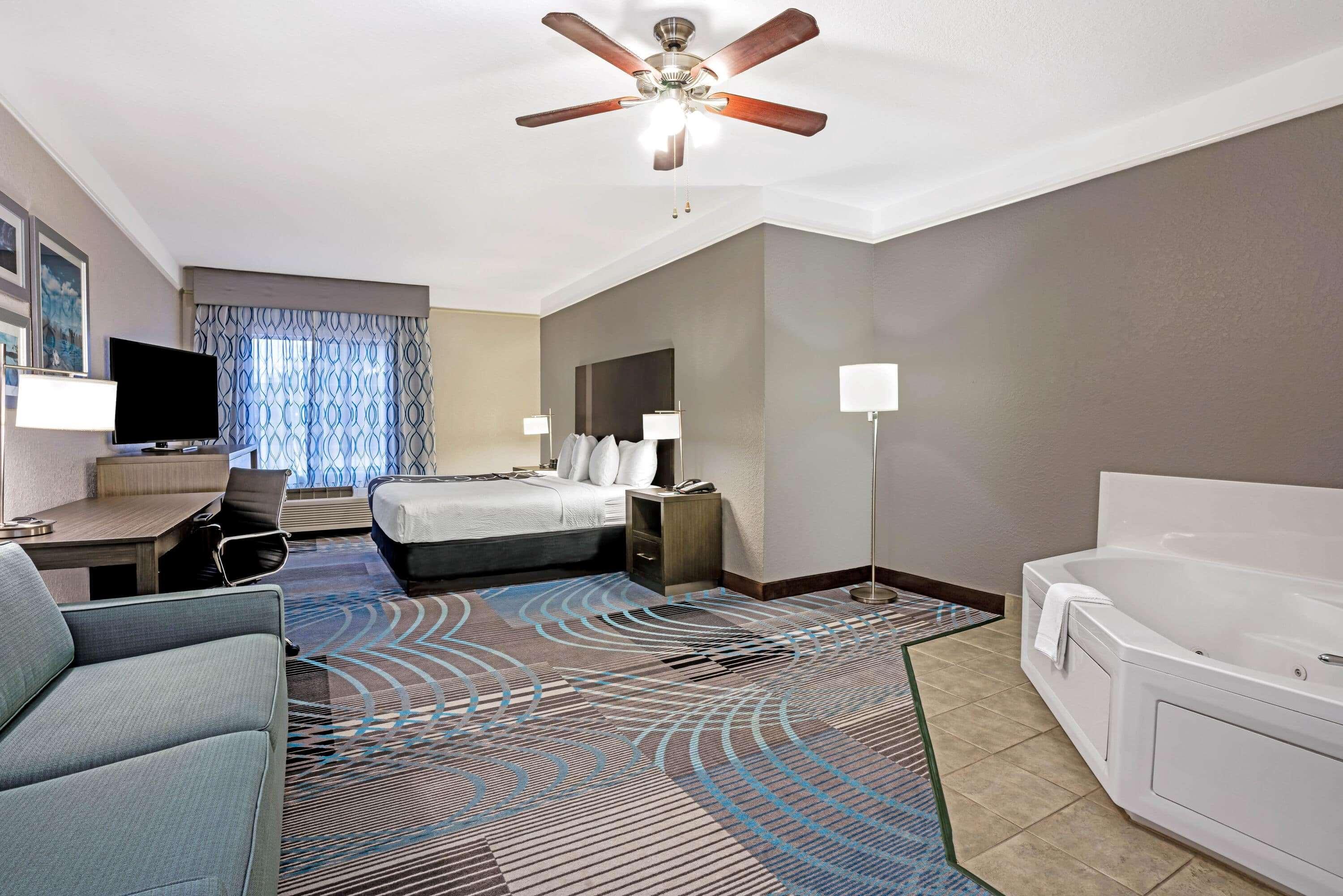 La Quinta By Wyndham Conroe Hotel Екстериор снимка