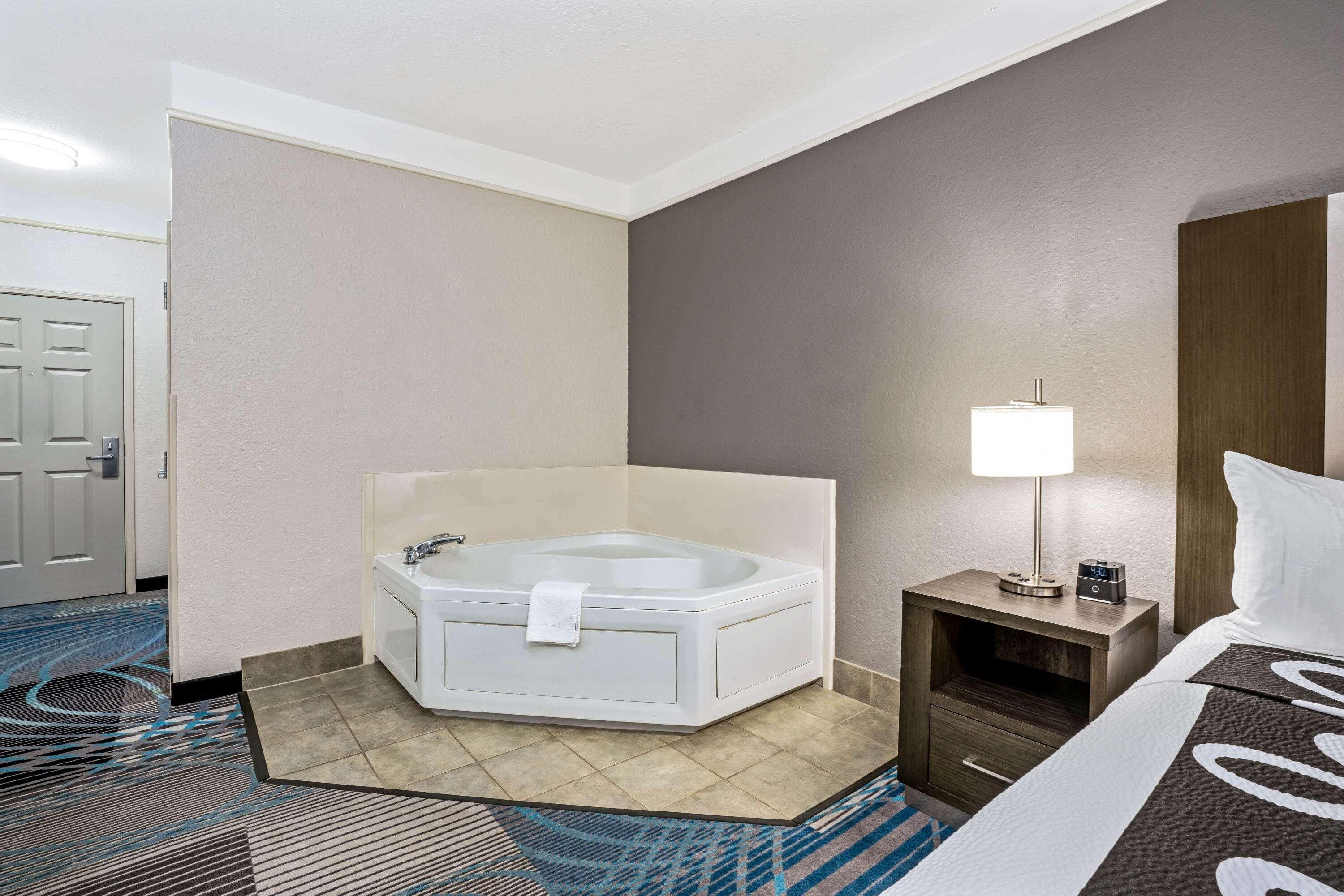 La Quinta By Wyndham Conroe Hotel Екстериор снимка