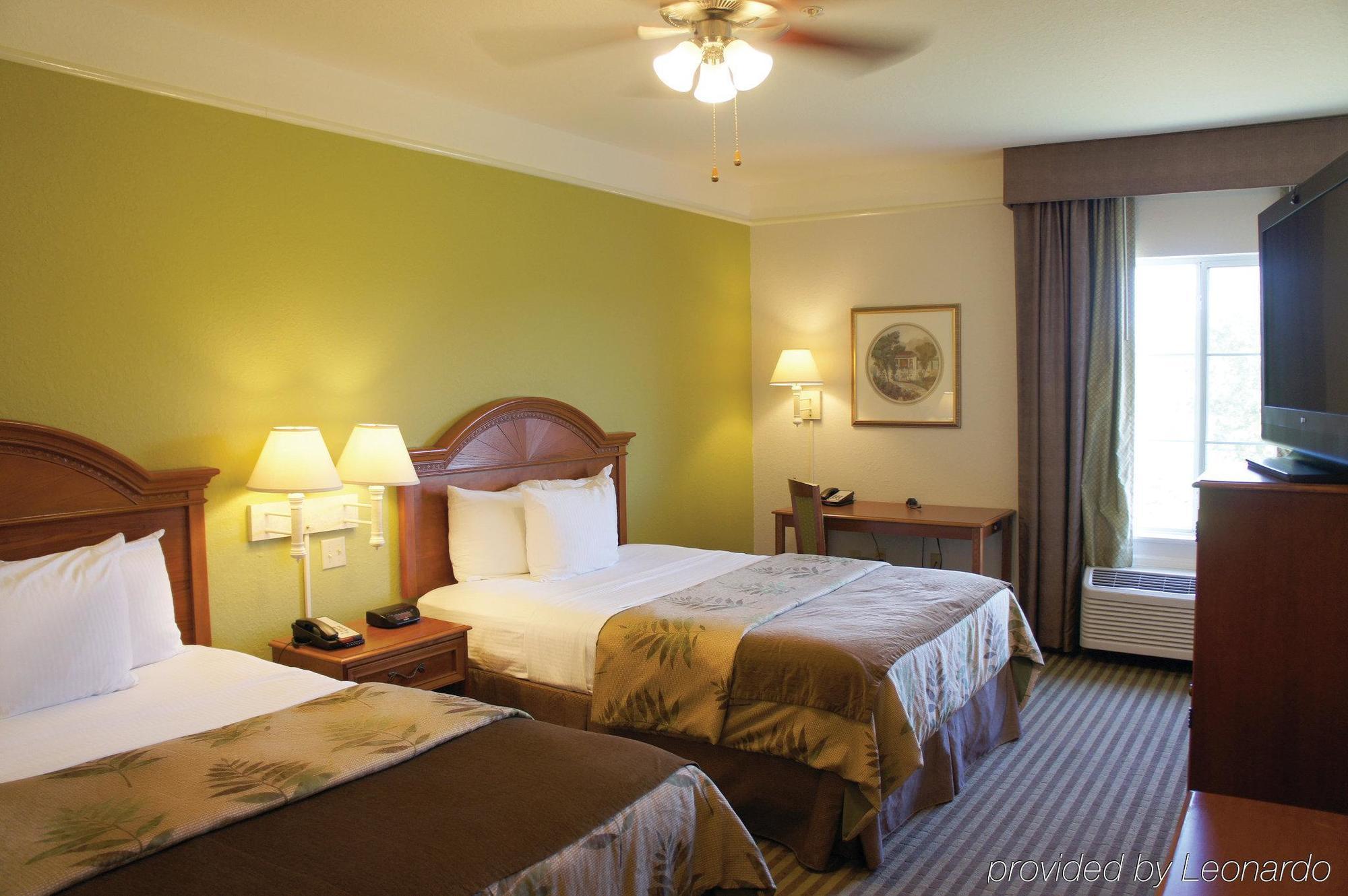 La Quinta By Wyndham Conroe Hotel Екстериор снимка