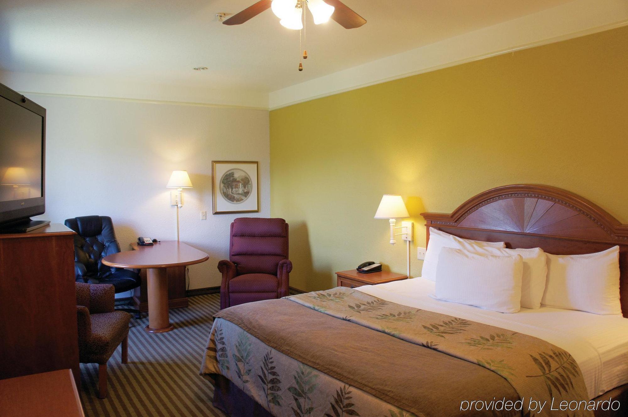 La Quinta By Wyndham Conroe Hotel Екстериор снимка